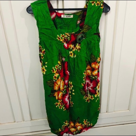 Green top/tunic - Picture 2 of 3